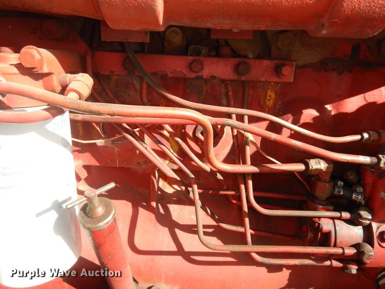 image for item LG9792 1968 International Harvester 856  tractor