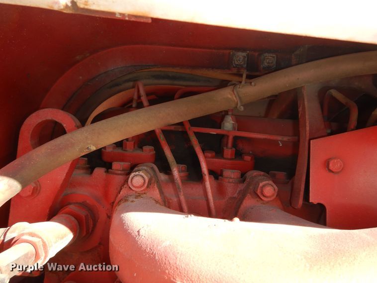 image for item LG9792 1968 International Harvester 856  tractor