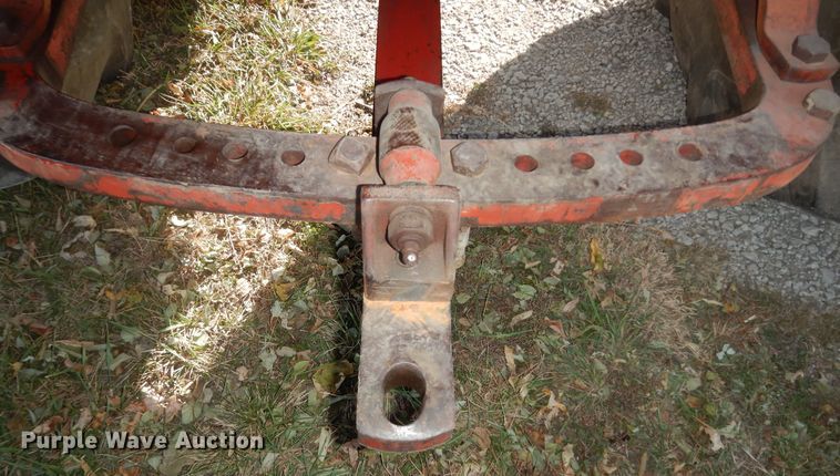 image for item LG9792 1968 International Harvester 856  tractor