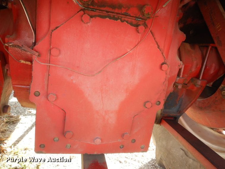 image for item LG9792 1968 International Harvester 856  tractor