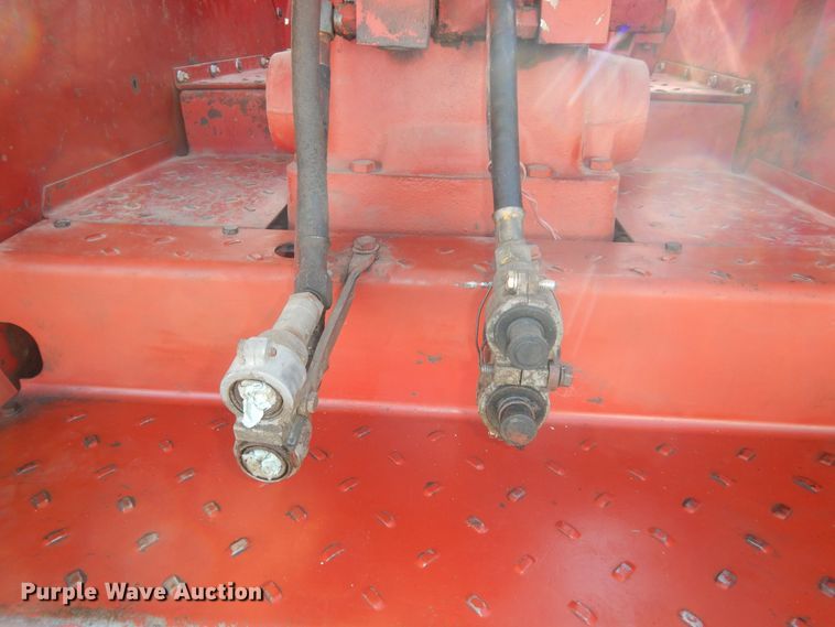 image for item LG9792 1968 International Harvester 856  tractor