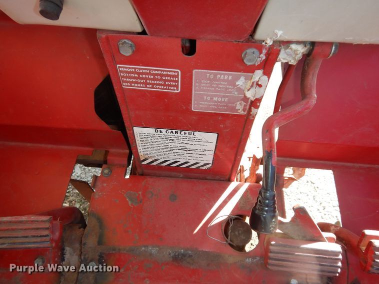 image for item LG9792 1968 International Harvester 856  tractor