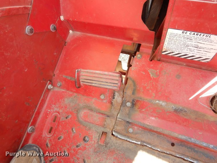 image for item LG9792 1968 International Harvester 856  tractor