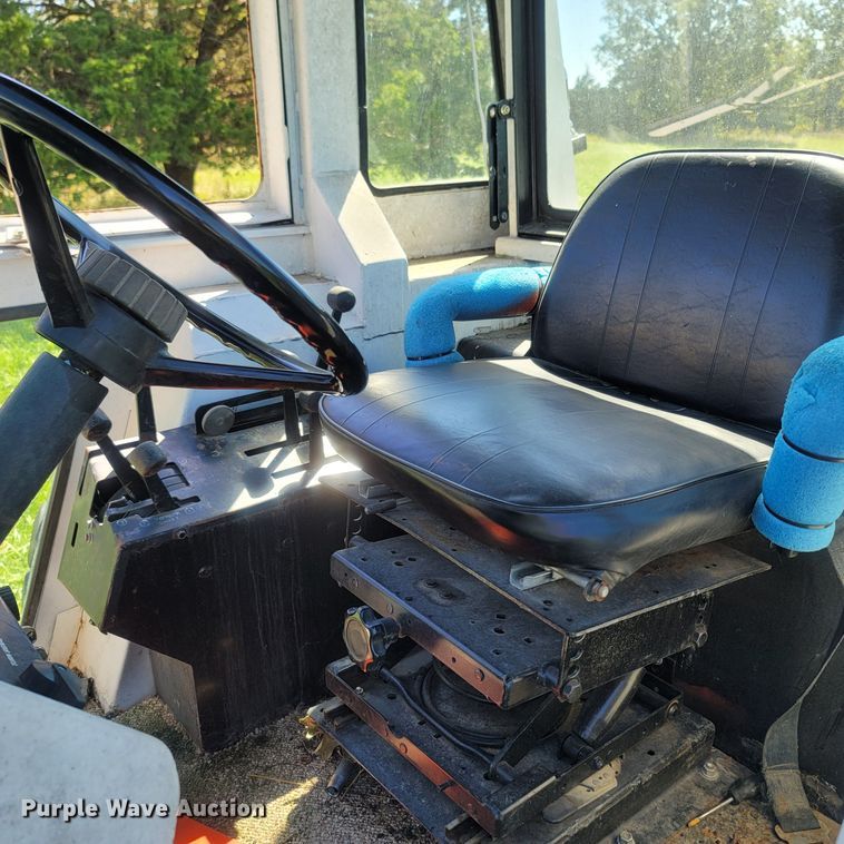 image for item LM9749 1978 Case 1270  tractor