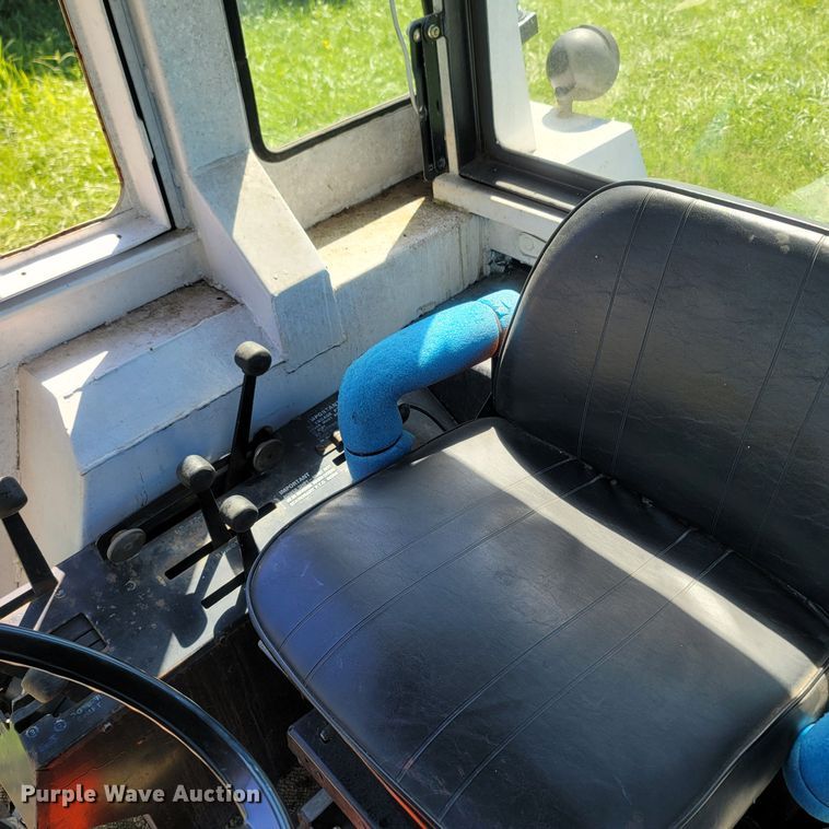 image for item LM9749 1978 Case 1270  tractor