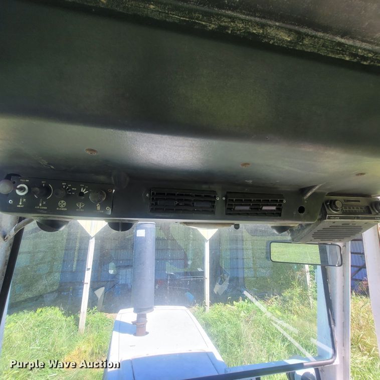 image for item LM9749 1978 Case 1270  tractor