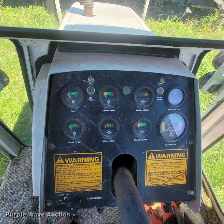 image for item LM9749 1978 Case 1270  tractor