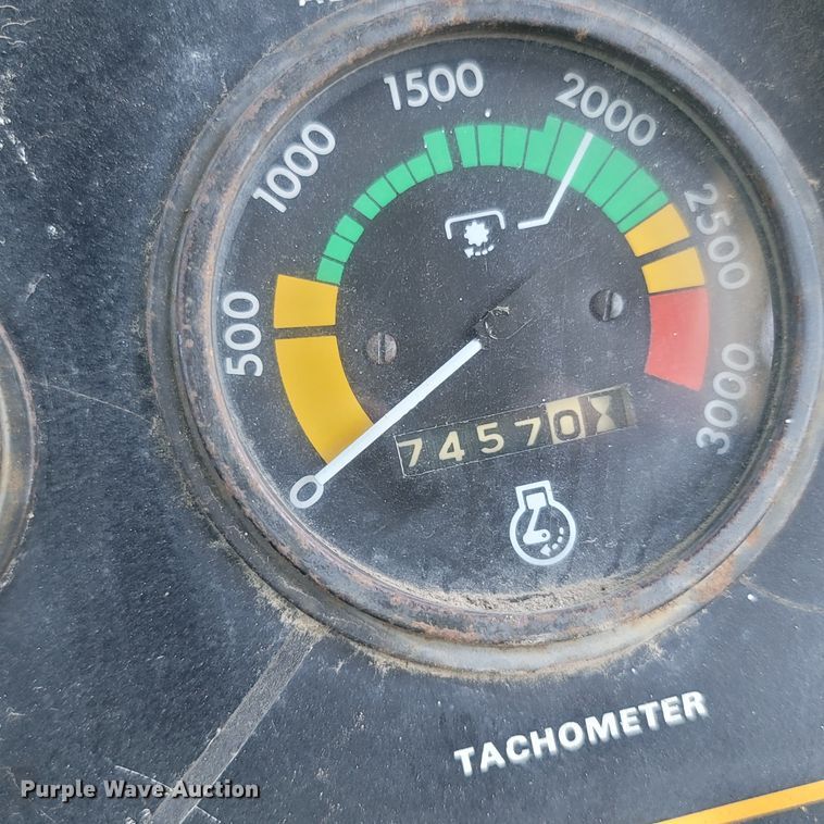 image for item LM9749 1978 Case 1270  tractor