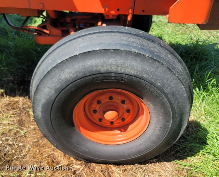 image for item LM9749 1978 Case 1270  tractor