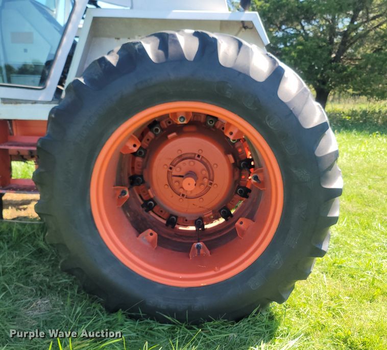 image for item LM9749 1978 Case 1270  tractor