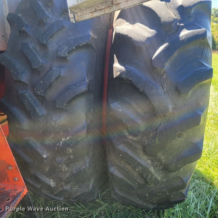 image for item LM9749 1978 Case 1270  tractor