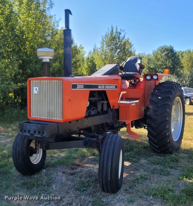 image for item LN9595 1974 Allis Chalmers 200  tractor