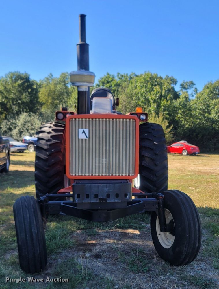 image for item LN9595 1974 Allis Chalmers 200  tractor