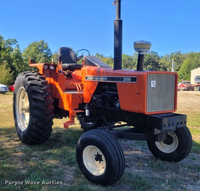 image for item LN9595 1974 Allis Chalmers 200  tractor