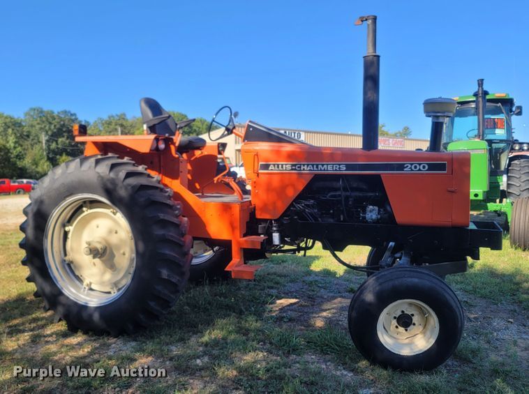 image for item LN9595 1974 Allis Chalmers 200  tractor