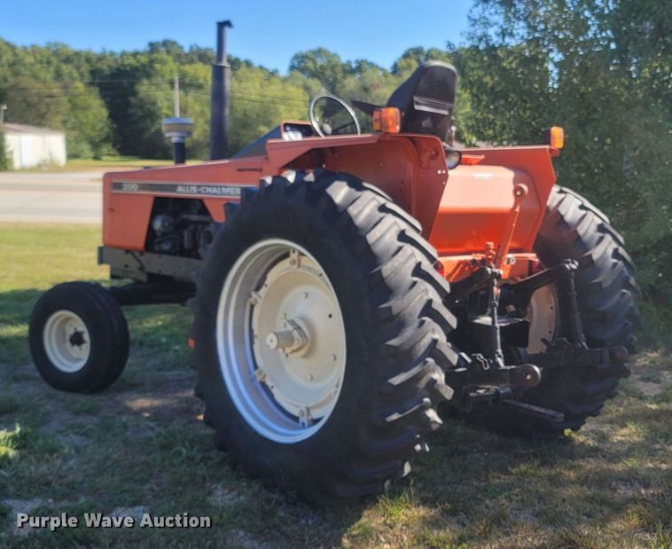 image for item LN9595 1974 Allis Chalmers 200  tractor