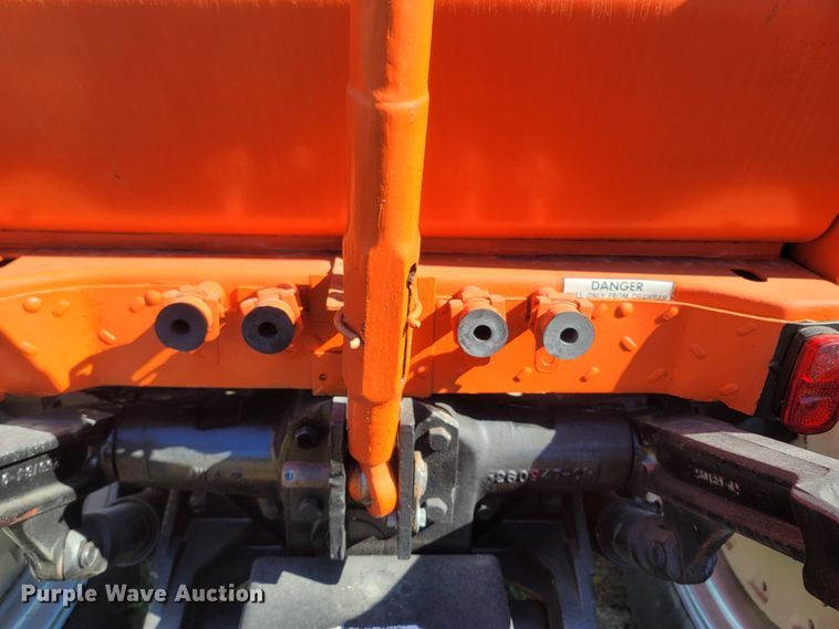 image for item LN9595 1974 Allis Chalmers 200  tractor