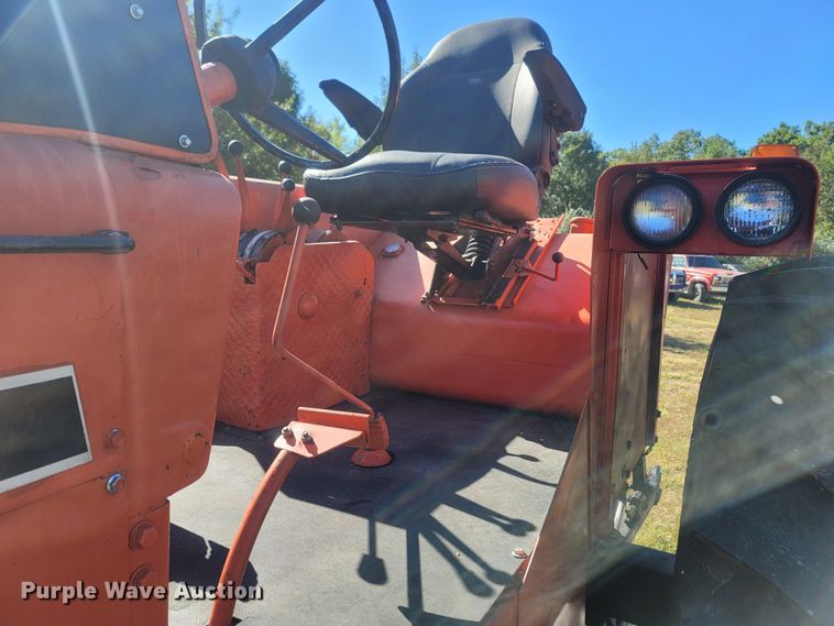 image for item LN9595 1974 Allis Chalmers 200  tractor