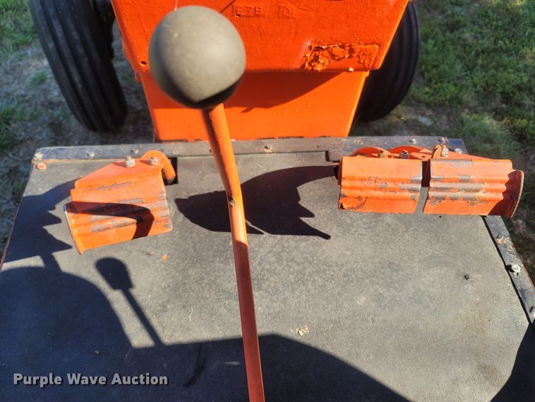 image for item LN9595 1974 Allis Chalmers 200  tractor