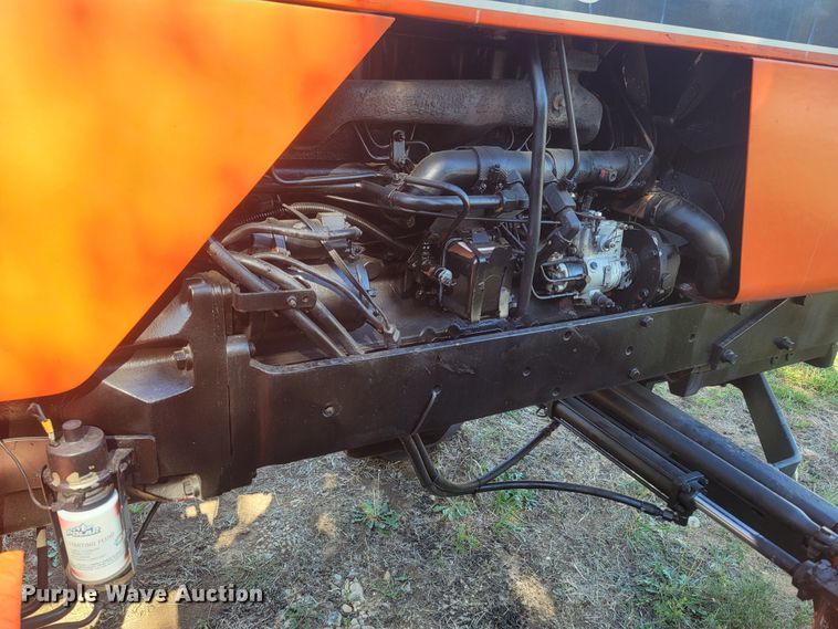 image for item LN9595 1974 Allis Chalmers 200  tractor