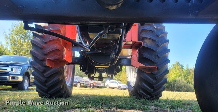 image for item LN9595 1974 Allis Chalmers 200  tractor