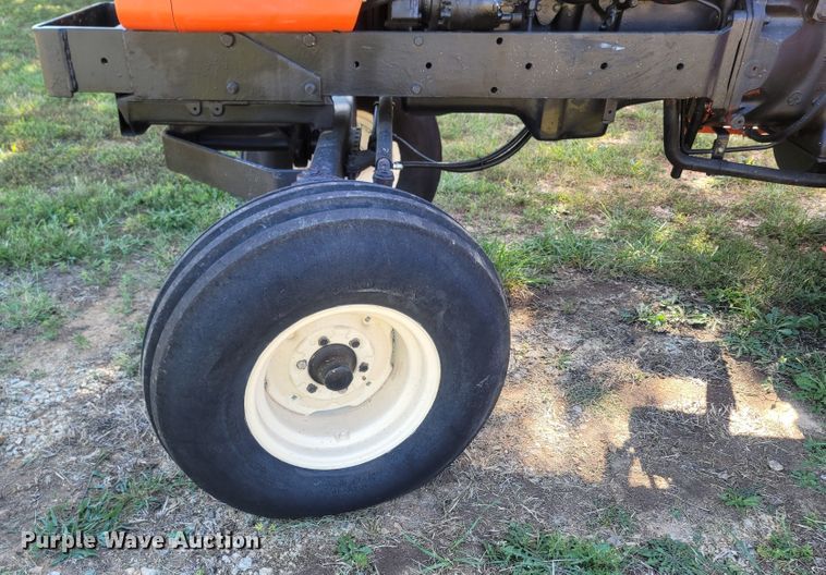 image for item LN9595 1974 Allis Chalmers 200  tractor