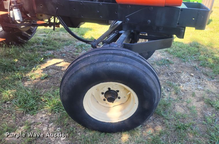 image for item LN9595 1974 Allis Chalmers 200  tractor