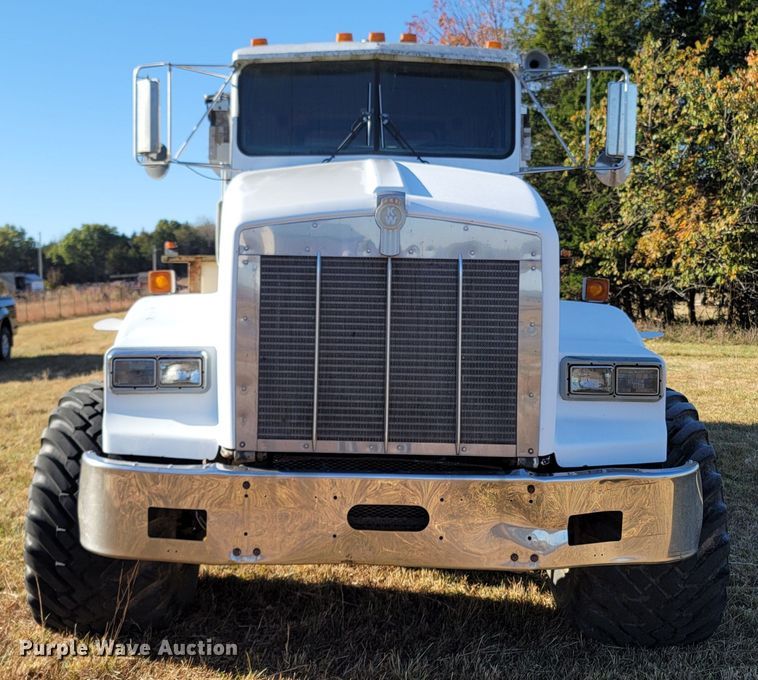 image for item LN9694 1993 Kenworth T800  applicator truck