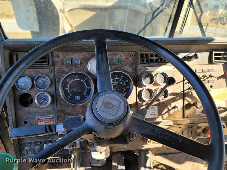 image for item LN9694 1993 Kenworth T800  applicator truck