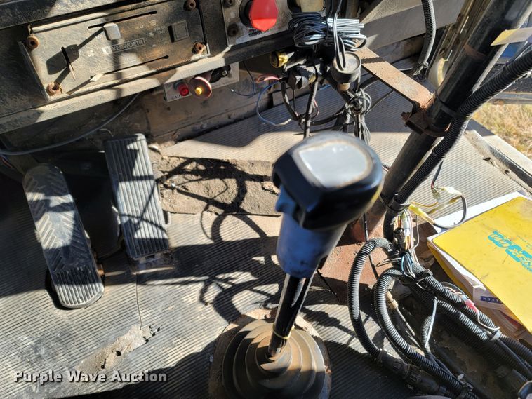 image for item LN9694 1993 Kenworth T800  applicator truck