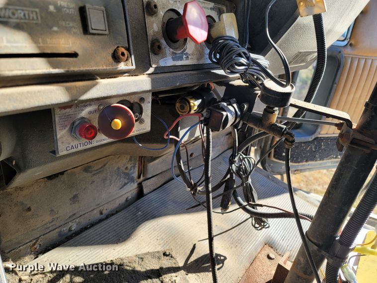 image for item LN9694 1993 Kenworth T800  applicator truck