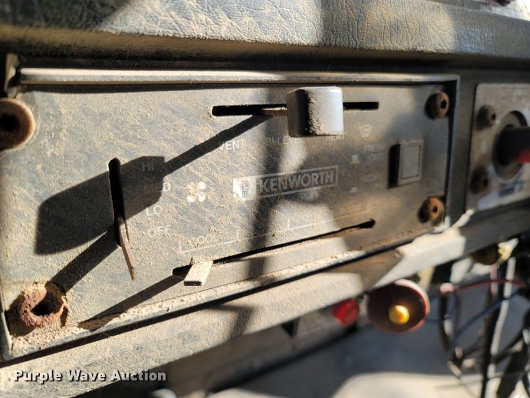 image for item LN9694 1993 Kenworth T800  applicator truck