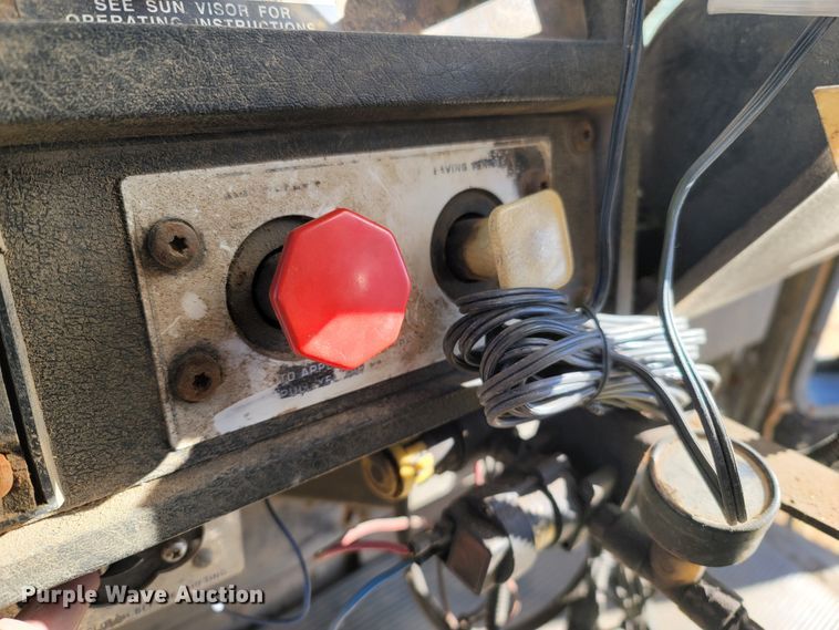 image for item LN9694 1993 Kenworth T800  applicator truck