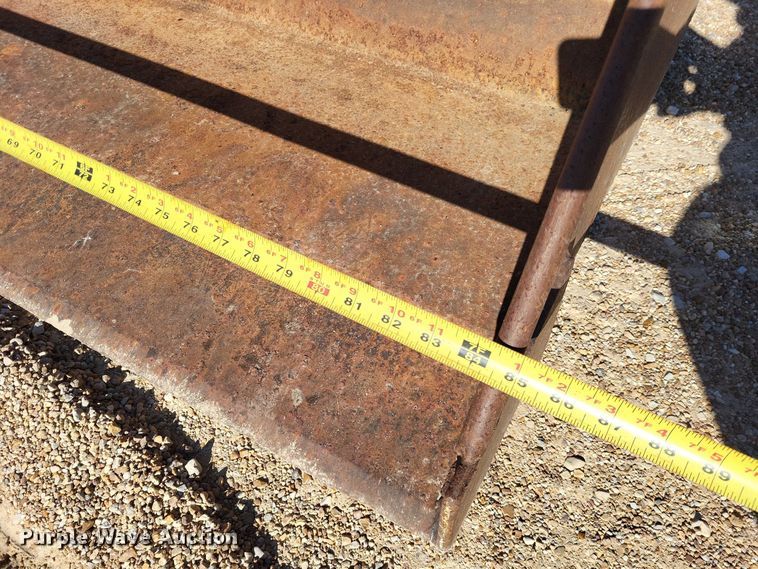 image for item LR9034 International 986  tractor