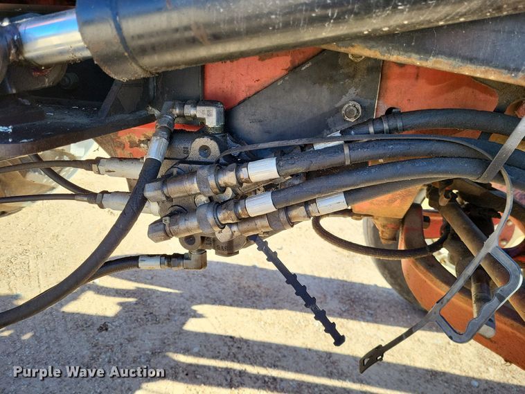 image for item LR9034 International 986  tractor