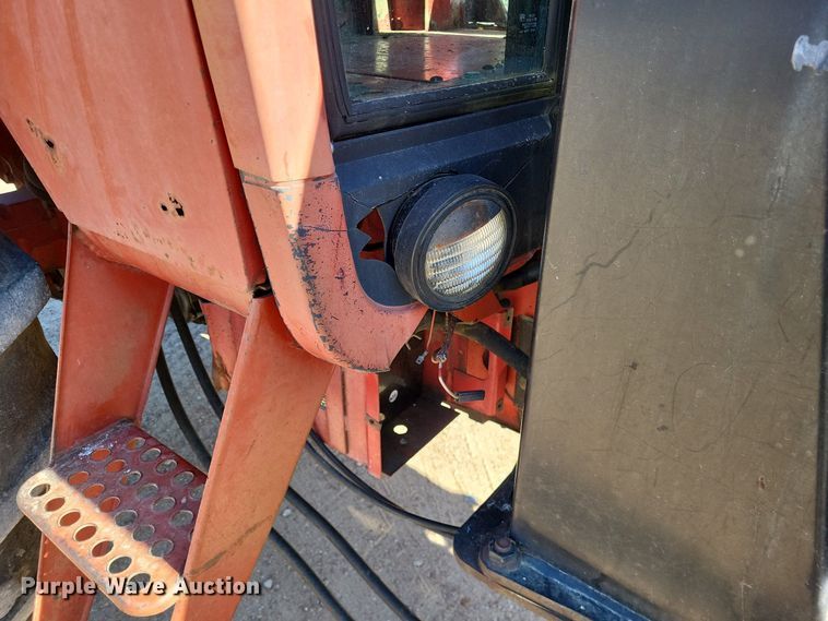 image for item LR9034 International 986  tractor