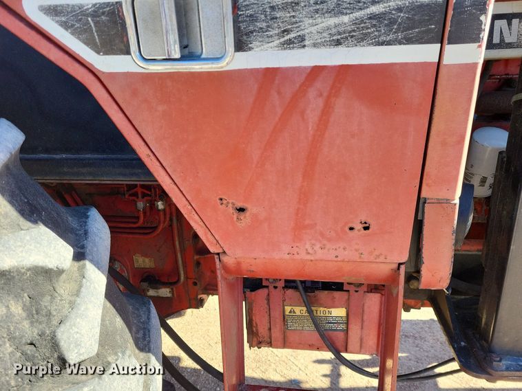 image for item LR9034 International 986  tractor