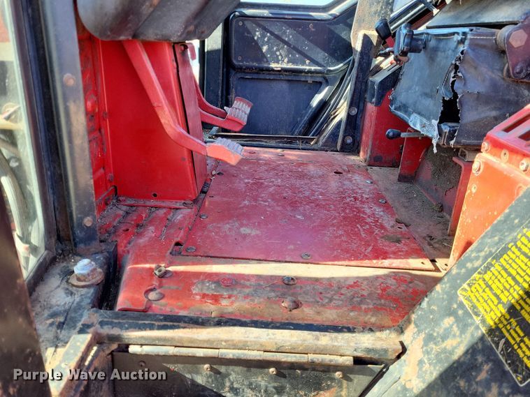 image for item LR9034 International 986  tractor