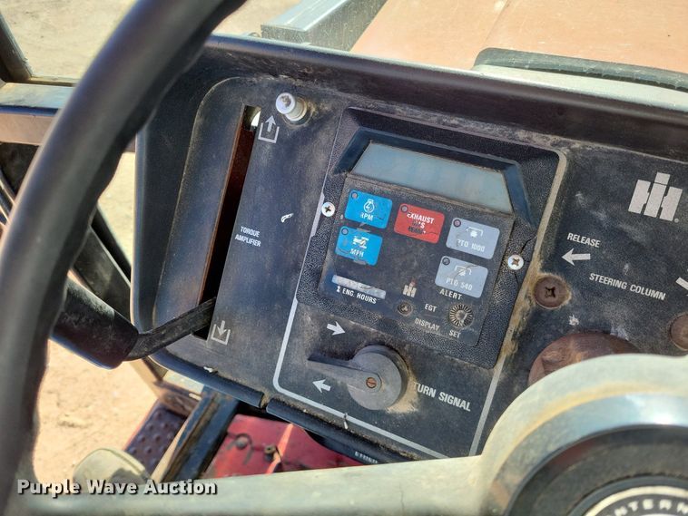 image for item LR9034 International 986  tractor