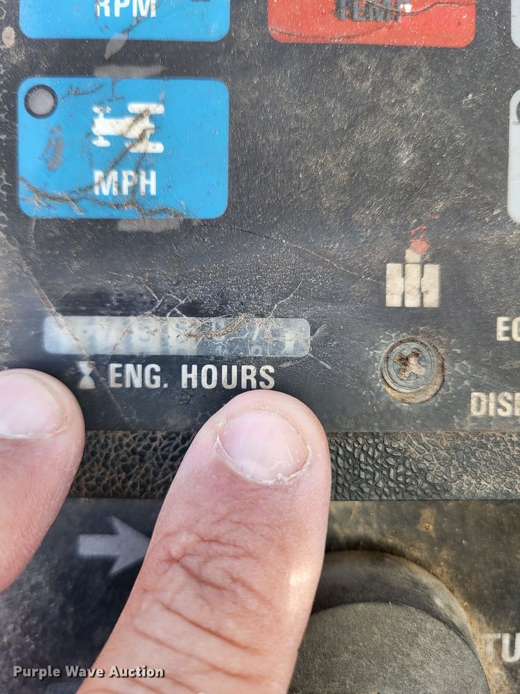 image for item LR9034 International 986  tractor