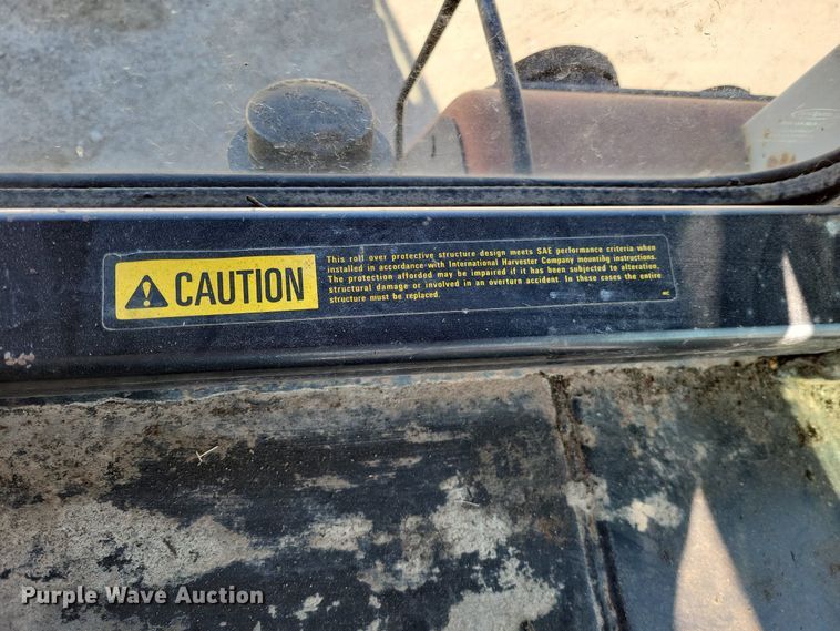 image for item LR9034 International 986  tractor