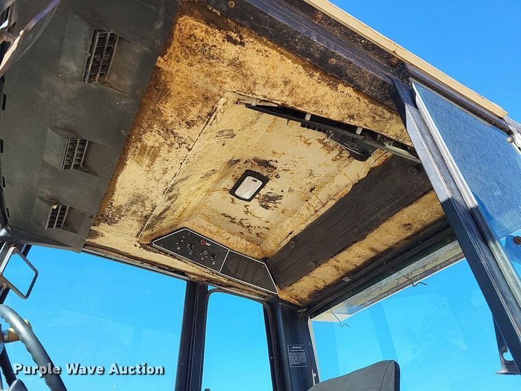 image for item LR9034 International 986  tractor