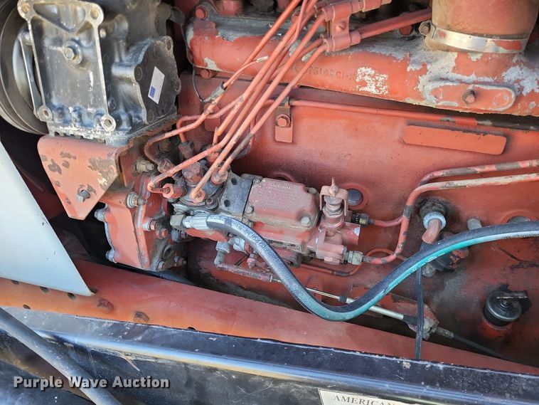 image for item LR9034 International 986  tractor