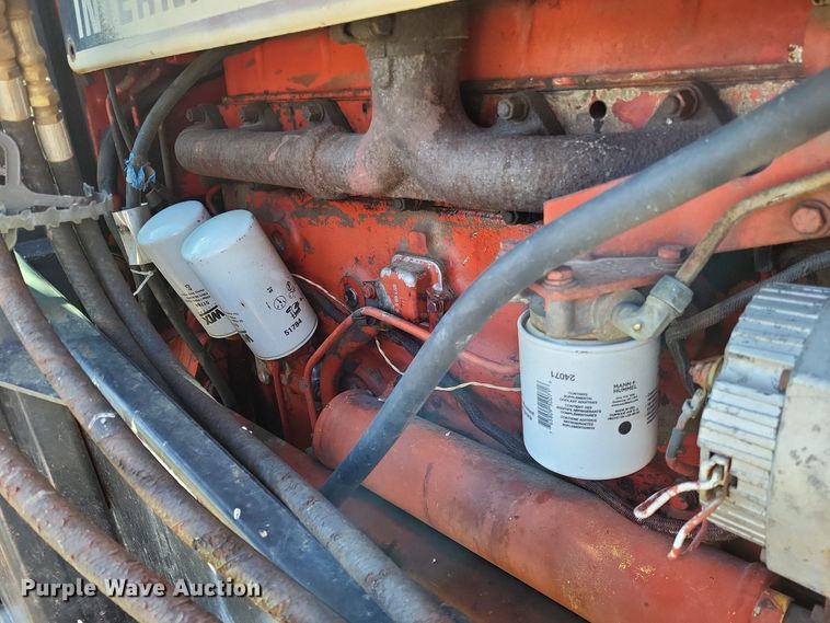 image for item LR9034 International 986  tractor