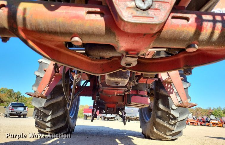 image for item LR9034 International 986  tractor