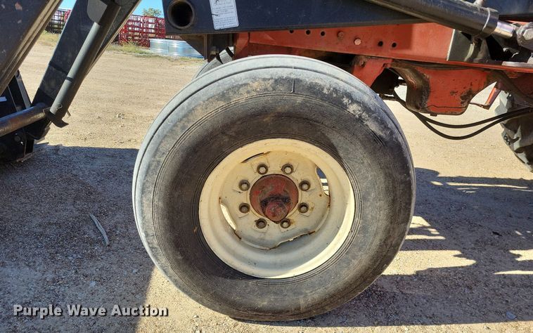 image for item LR9034 International 986  tractor