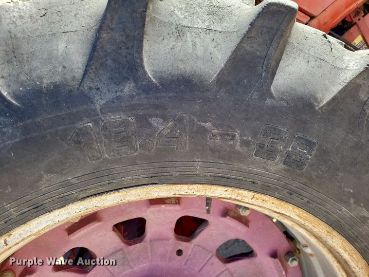 image for item LR9034 International 986  tractor