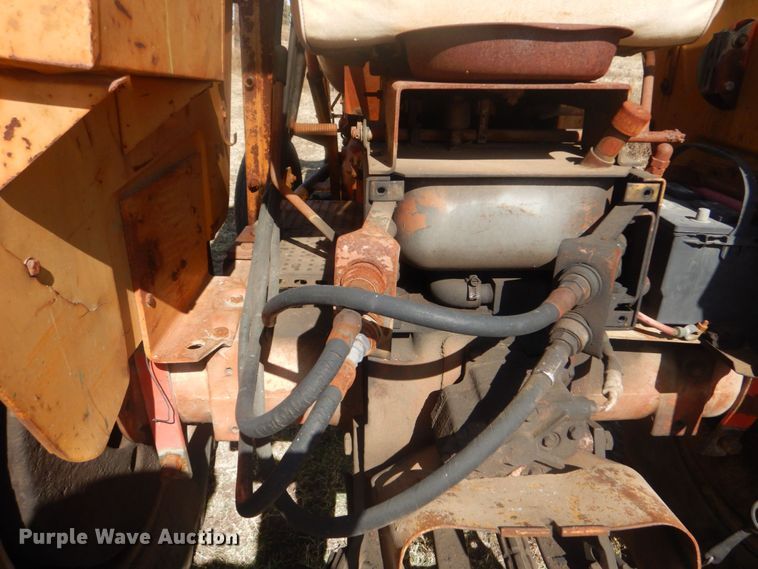 image for item LS9905 Moline M5  tractor