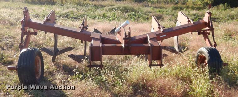 image for item LY9158 Kewanee 2500  V-ripper