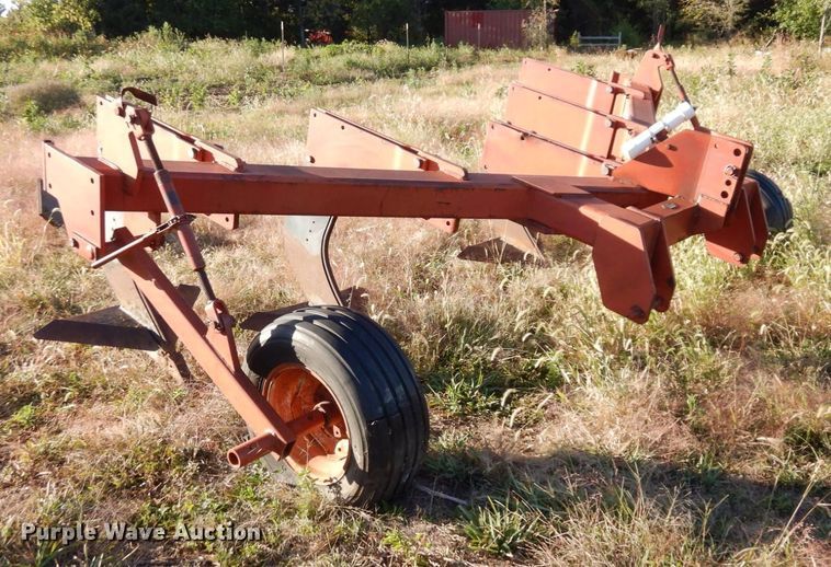 image for item LY9158 Kewanee 2500  V-ripper